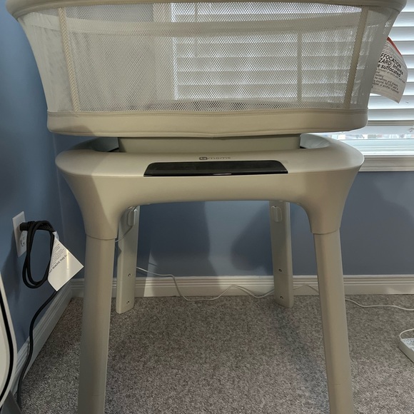 Mamaroo bassinet - Picture 3 of 3